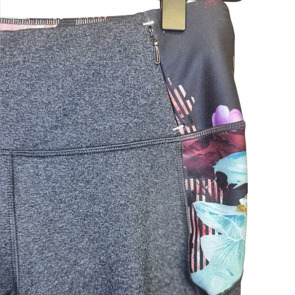 CALIA by Carrie Underwood High-Rise Leggings – Charcoal with Floral Print Size S - Picture 4 of 6